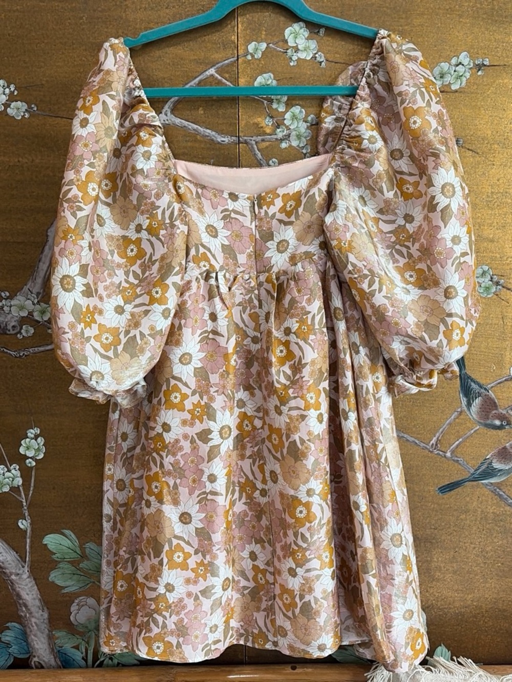 STORIA NWT metallic retro floral pattern, puff sleeved babydoll dress. Feminine - Picture 8 of 8